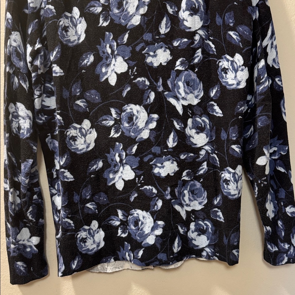 Black Floral Open Blazer Jacket with Blue Rose Print - Picture 4 of 10